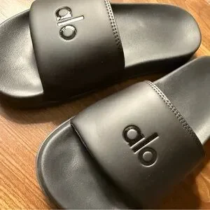 ALO Yoga | Shoes | Alo Yoga Unisex It Slide | Poshmark